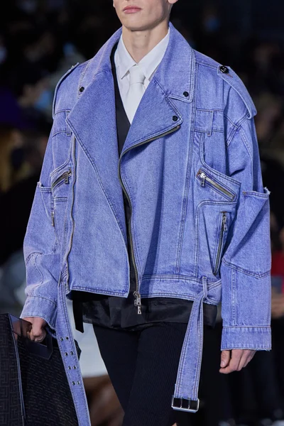 Look 49